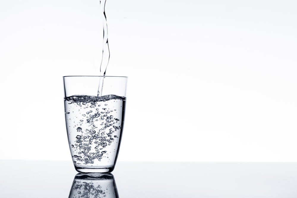 Agua del grifo o embotellada, ¿cuál es mejor?