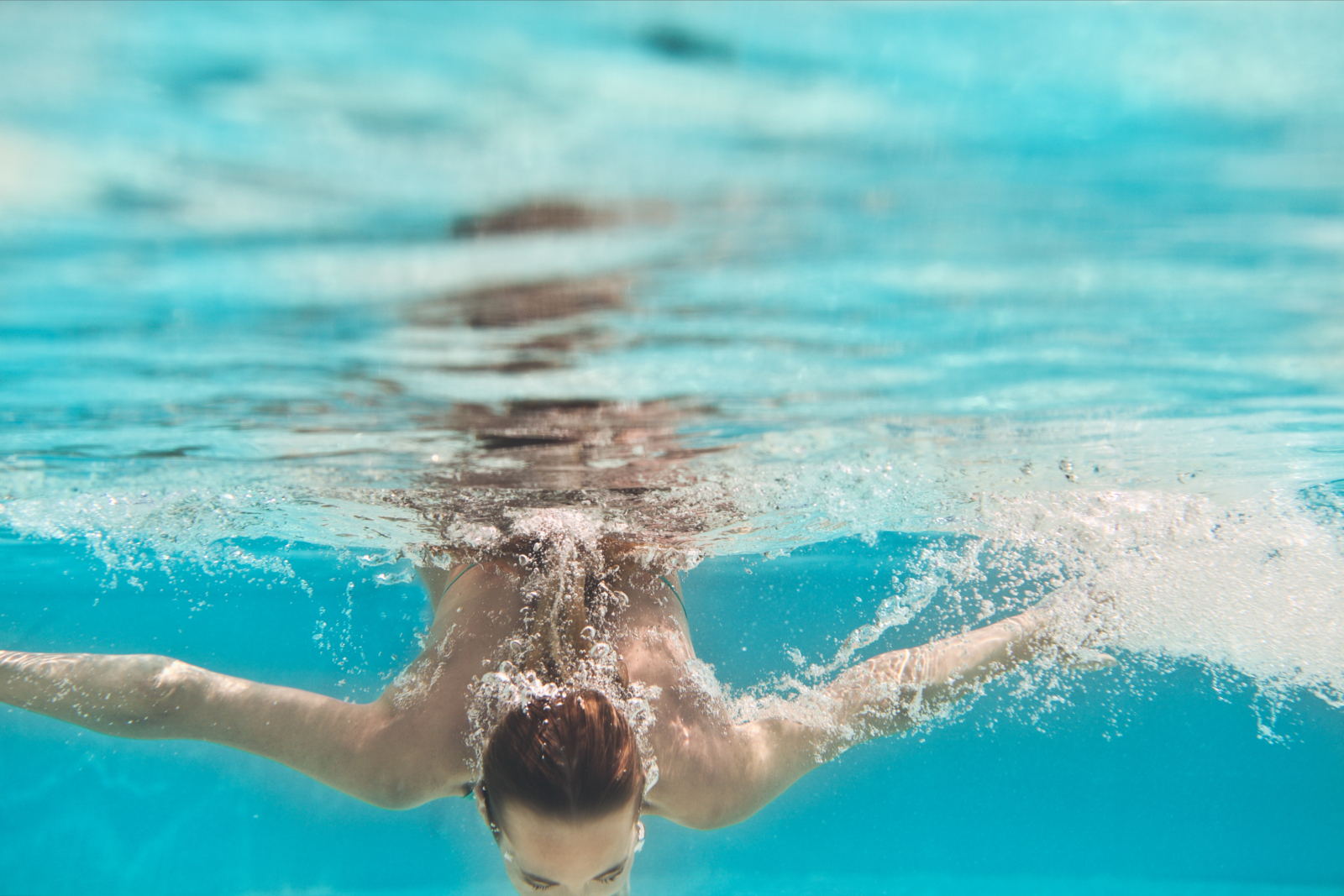6 Ejercicios para entrenar en el agua
