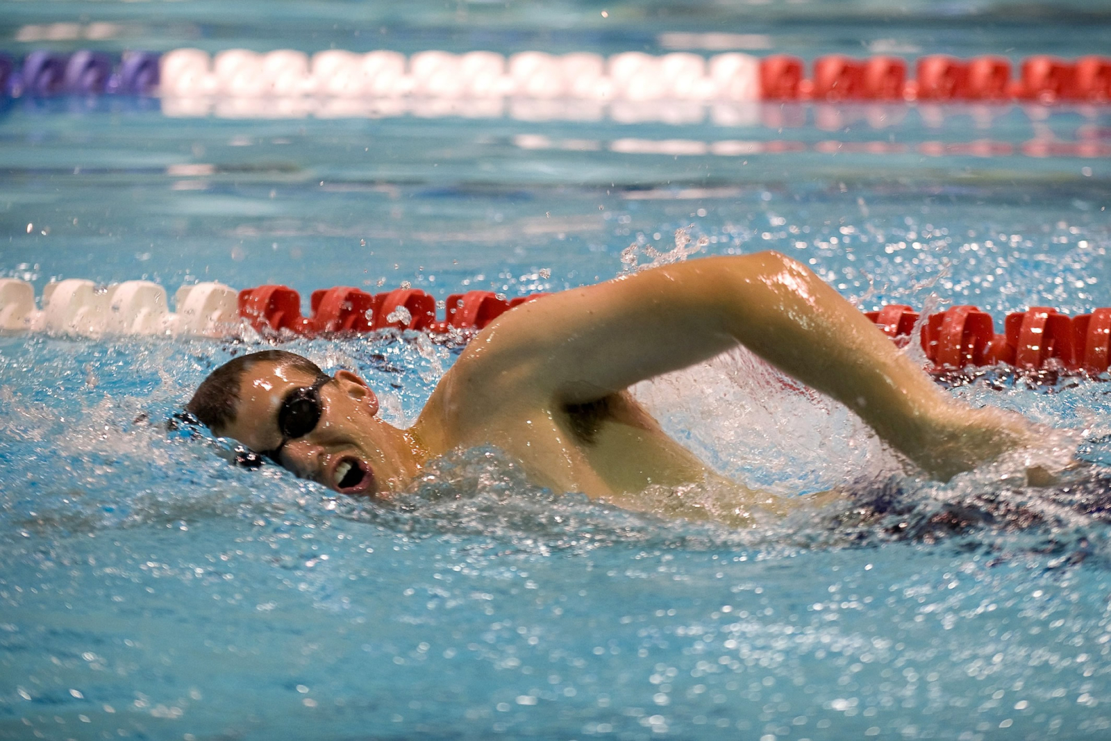 Practicar natación