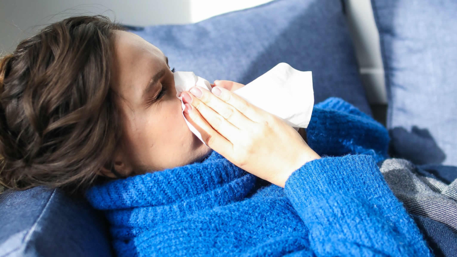 Mujer con infección vírica