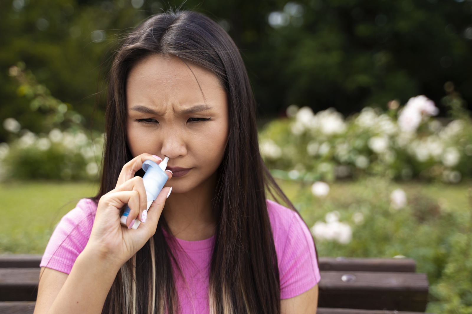 Mujer con asma y alergia